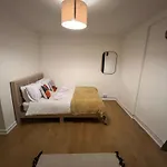 Cosy Apartment In London